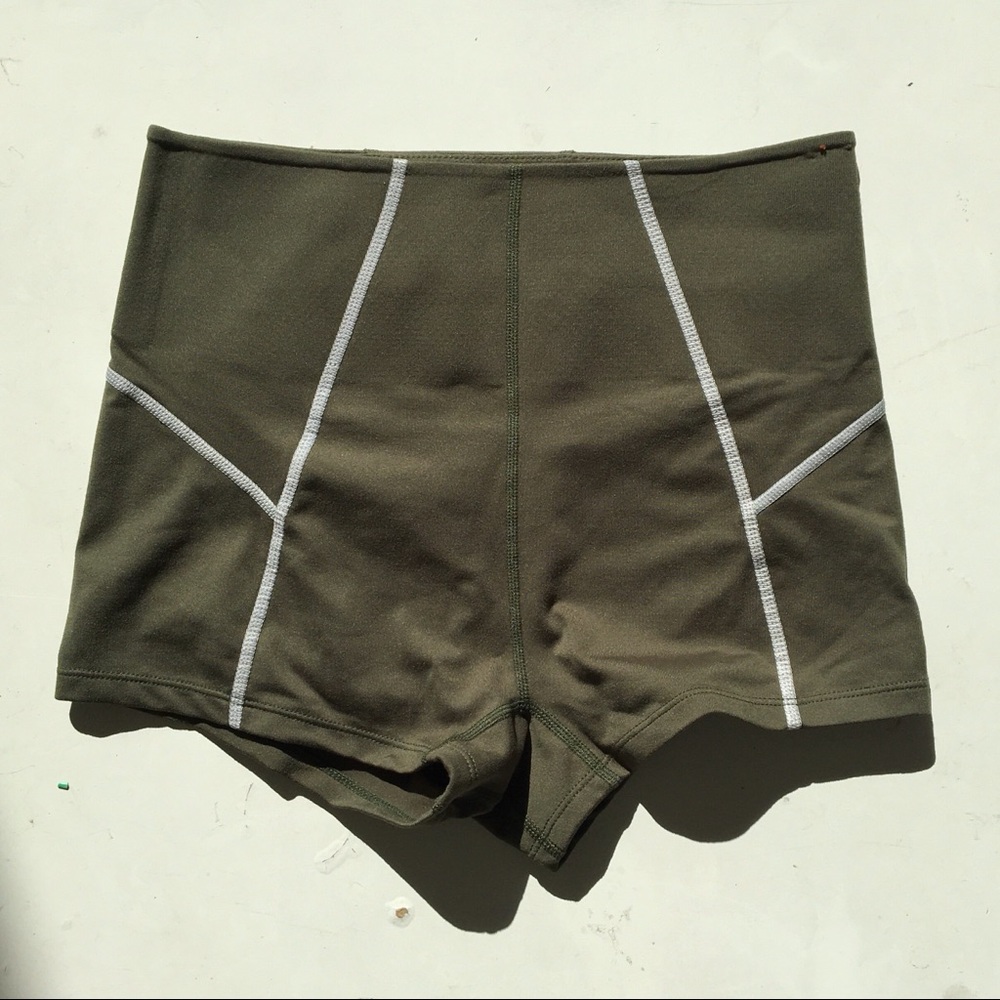 athleisure cheeky bike shorts